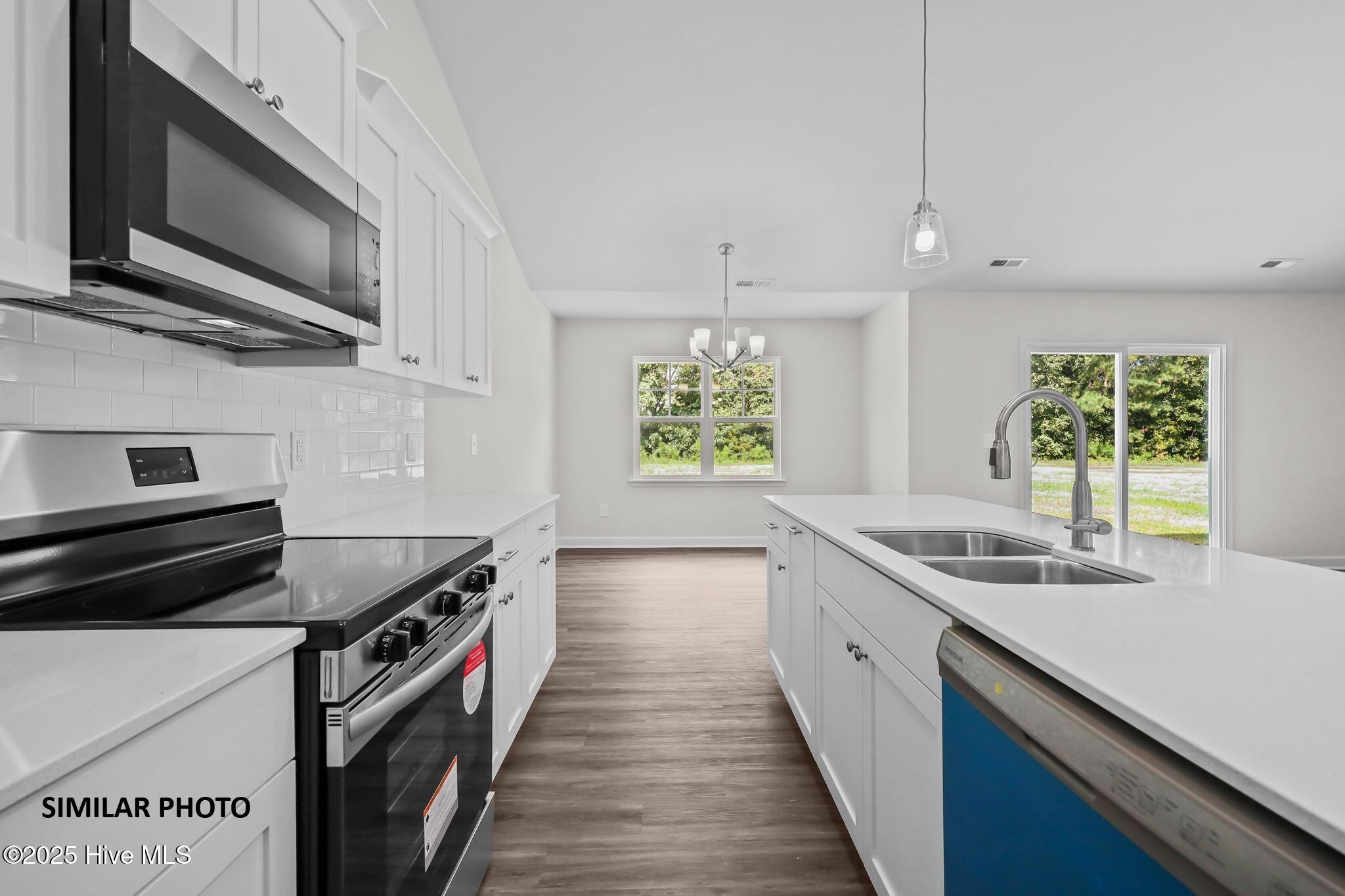 101 Molly Rice Br Court Jacksonville, NC 28546 - Photo 6 of 20 8-web-or-mls-165 Vista Cay Dr 013