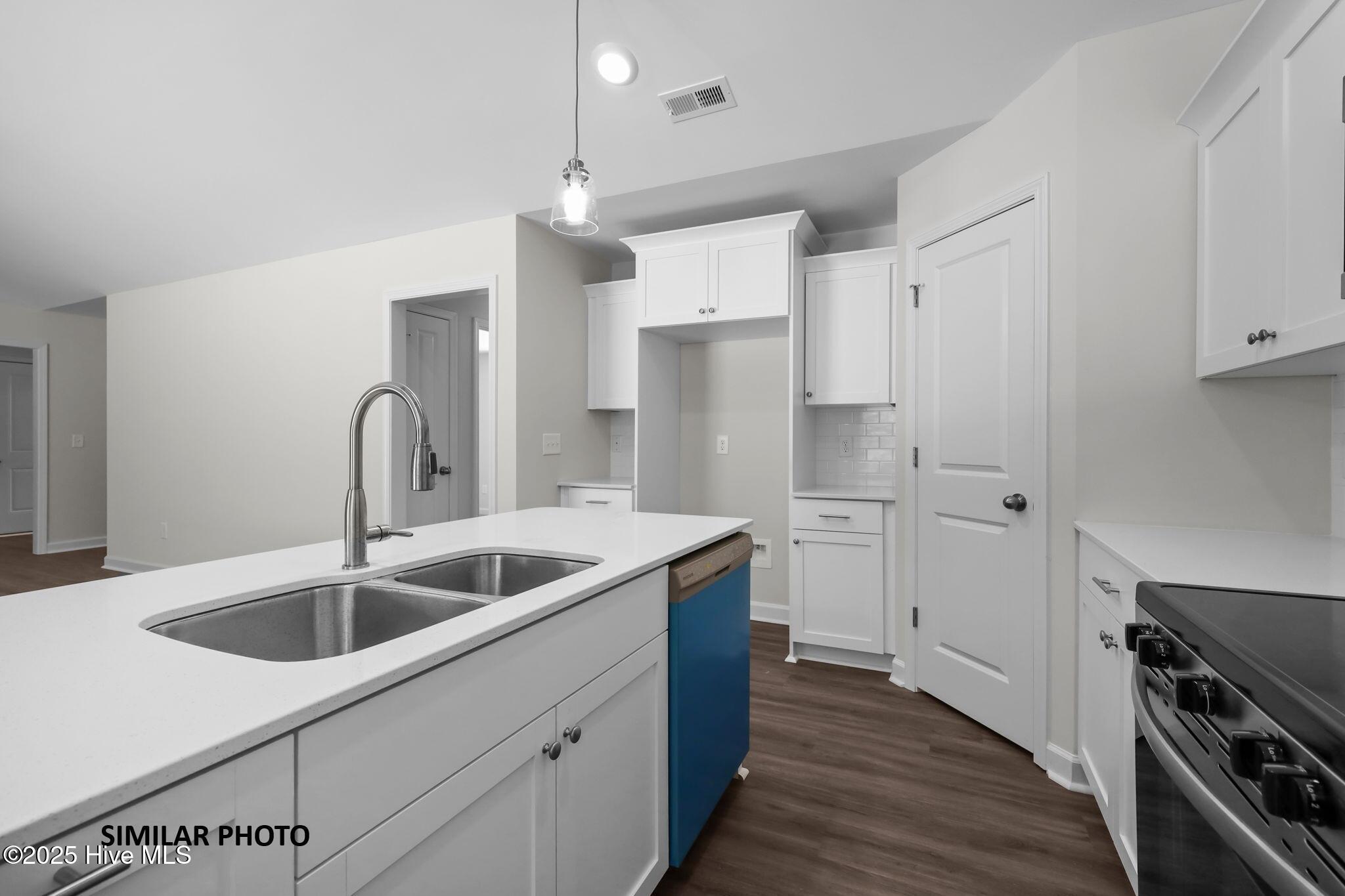 101 Molly Rice Br Court Jacksonville, NC 28546 - Photo 8 of 20 10-web-or-mls-165 Vista Cay Dr 019