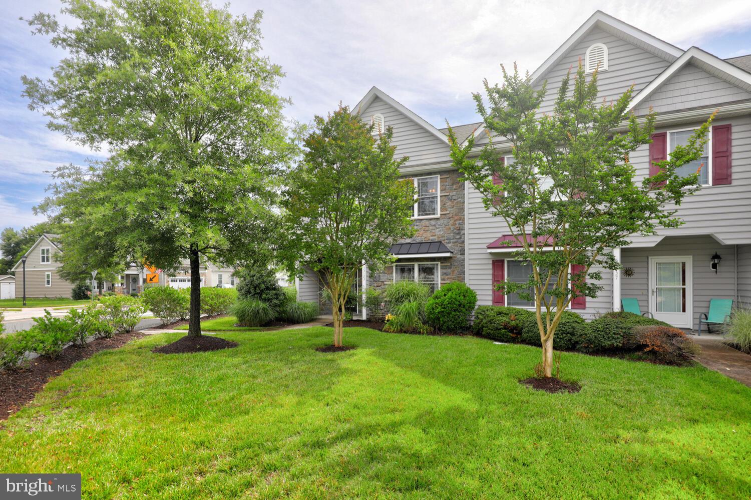 Welcome to 33123 Substation Road!