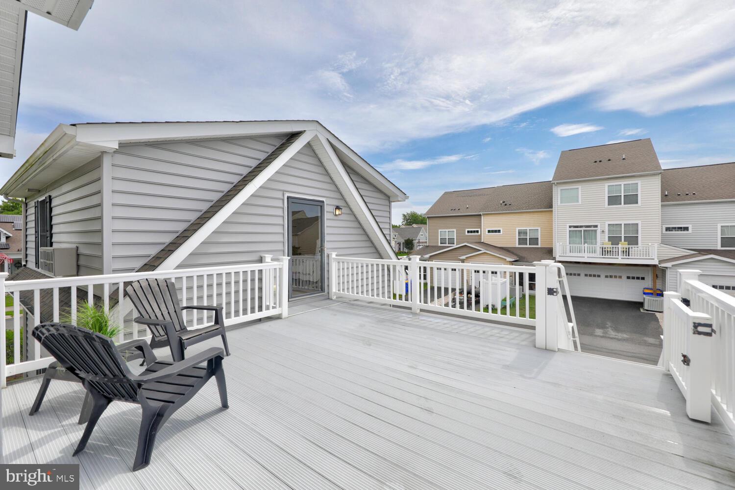 33123 Substation Road Millville, DE 19967 - Photo 4 of 82 Balcony Living Space