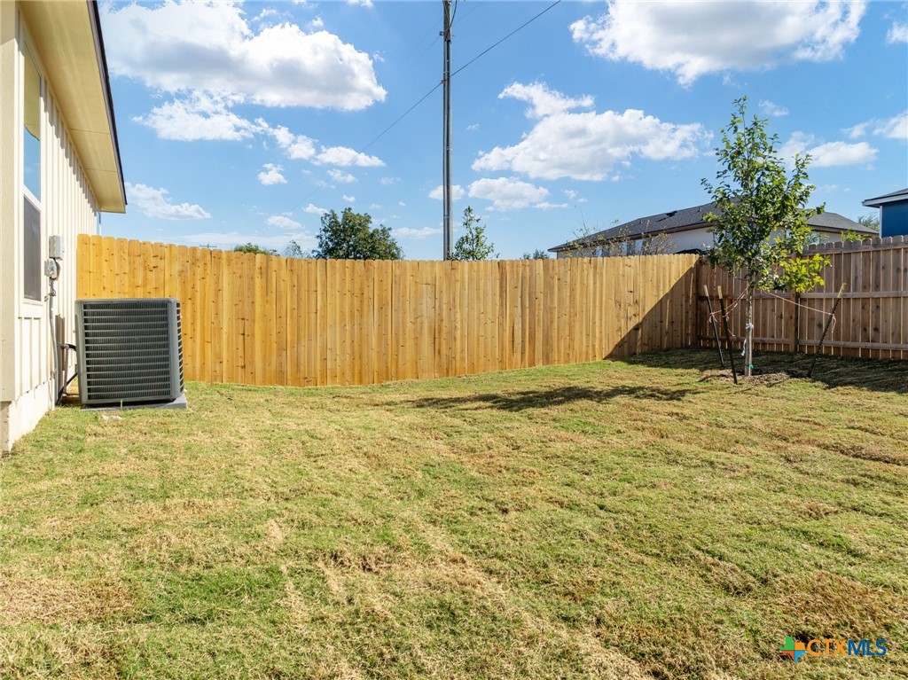 5104 Rose Gdn Loop Killeen, TX 76542 - Photo 26 of 29 a view of a backyard