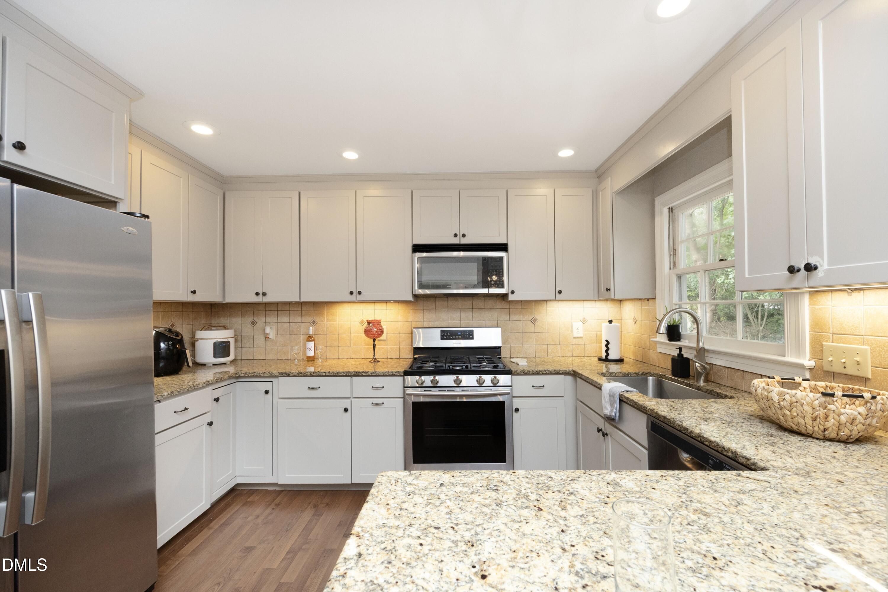 5804 Heatherbrook Circle Raleigh, NC 27612 - Photo 13 of 32 14Kitchen