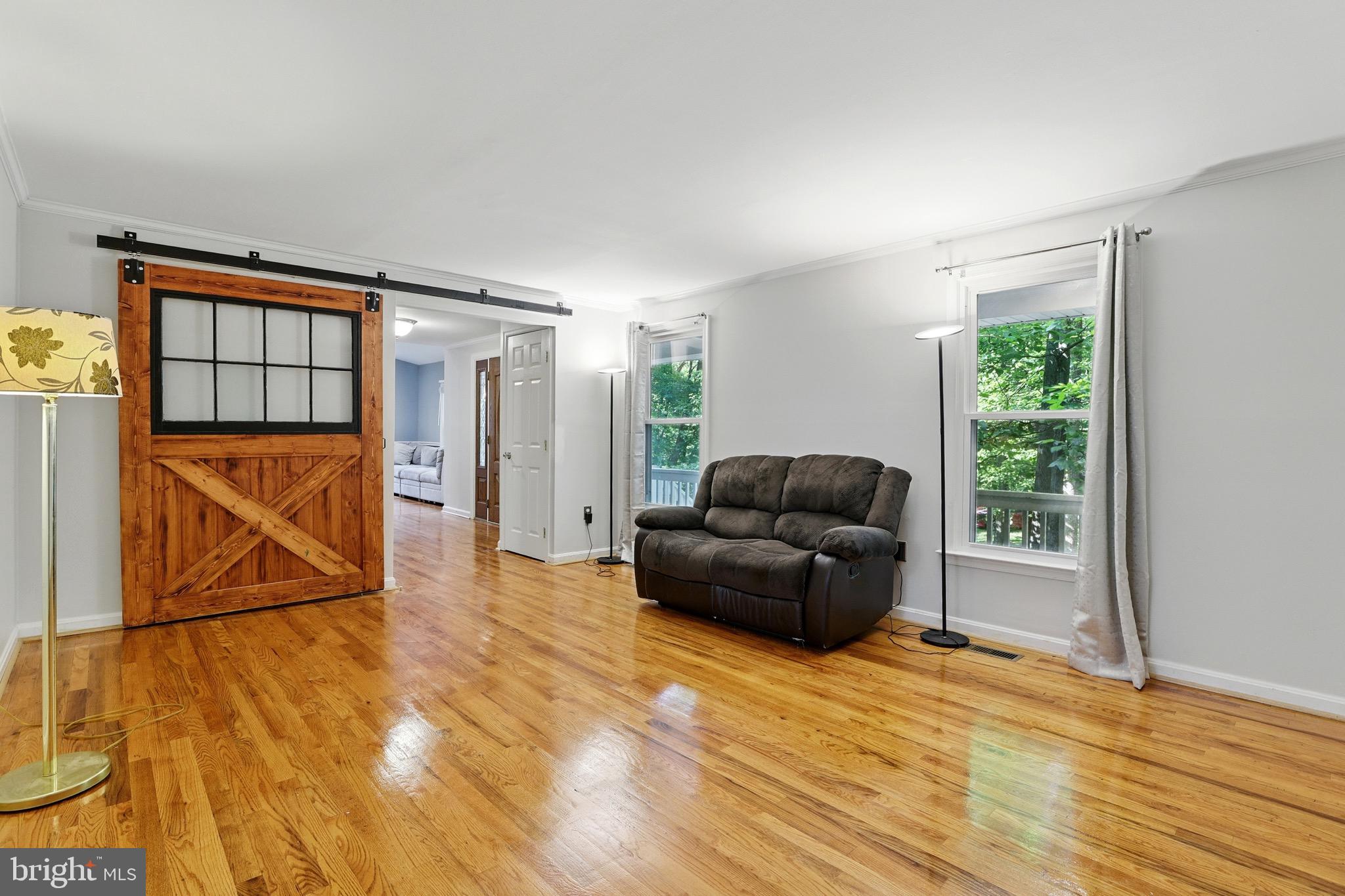 5529 Raider Drive Warrenton, VA 20187 - Photo 16 of 36 Living room