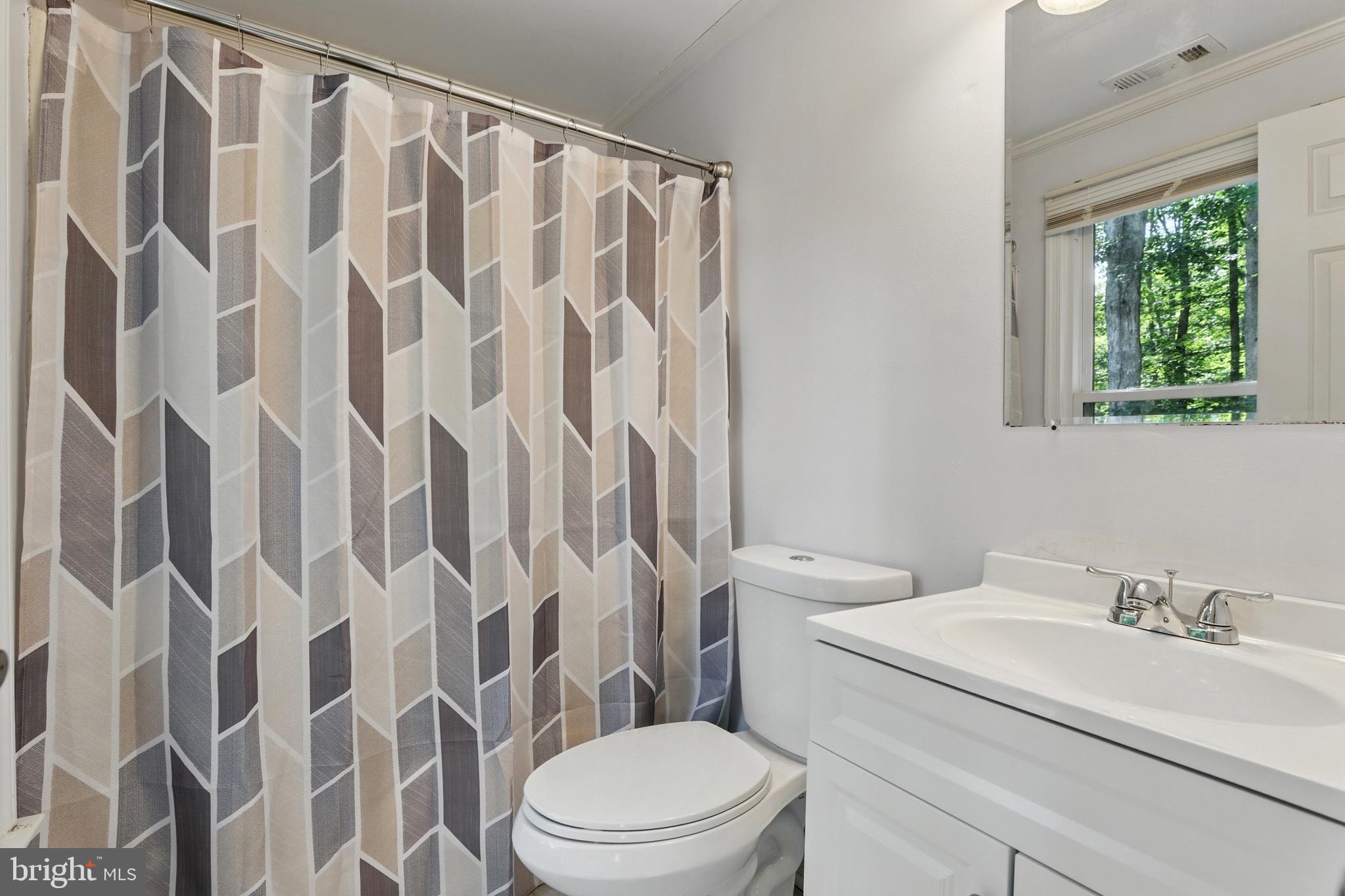 5529 Raider Drive Warrenton, VA 20187 - Photo 20 of 36 Master Bathroom