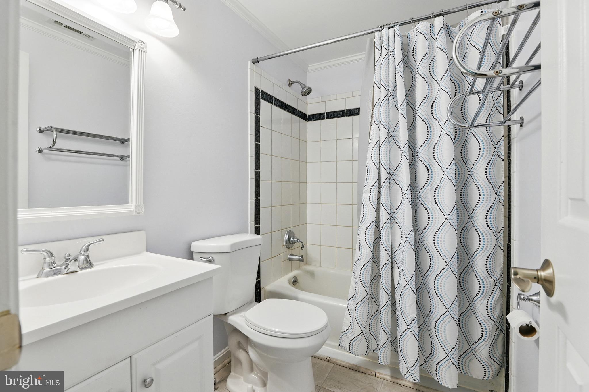 5529 Raider Drive Warrenton, VA 20187 - Photo 22 of 36 Hall Bathroom