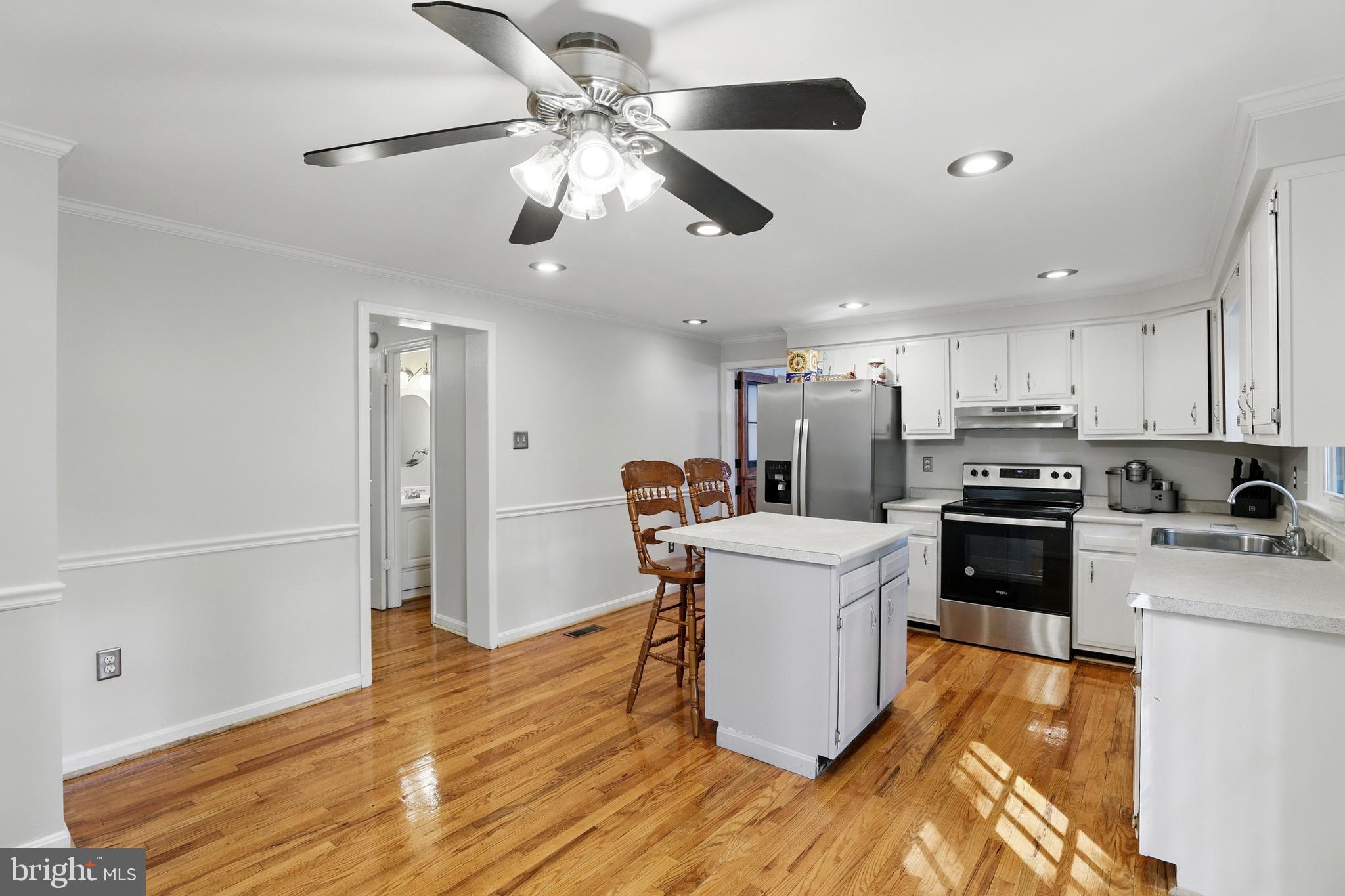 5529 Raider Drive Warrenton, VA 20187 - Photo 5 of 36 Gallery Image 5