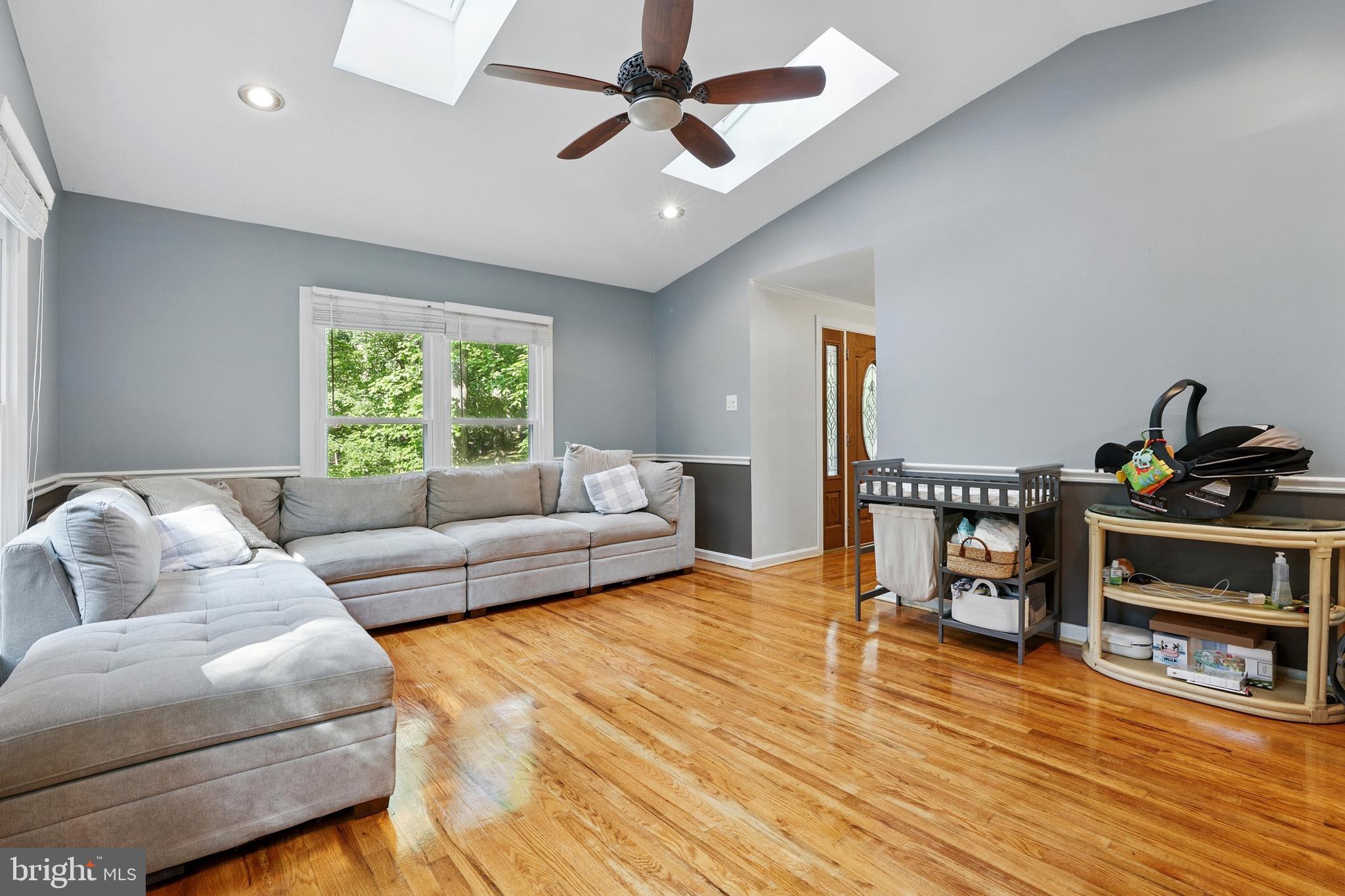 5529 Raider Drive Warrenton, VA 20187 - Photo 8 of 36 Family room