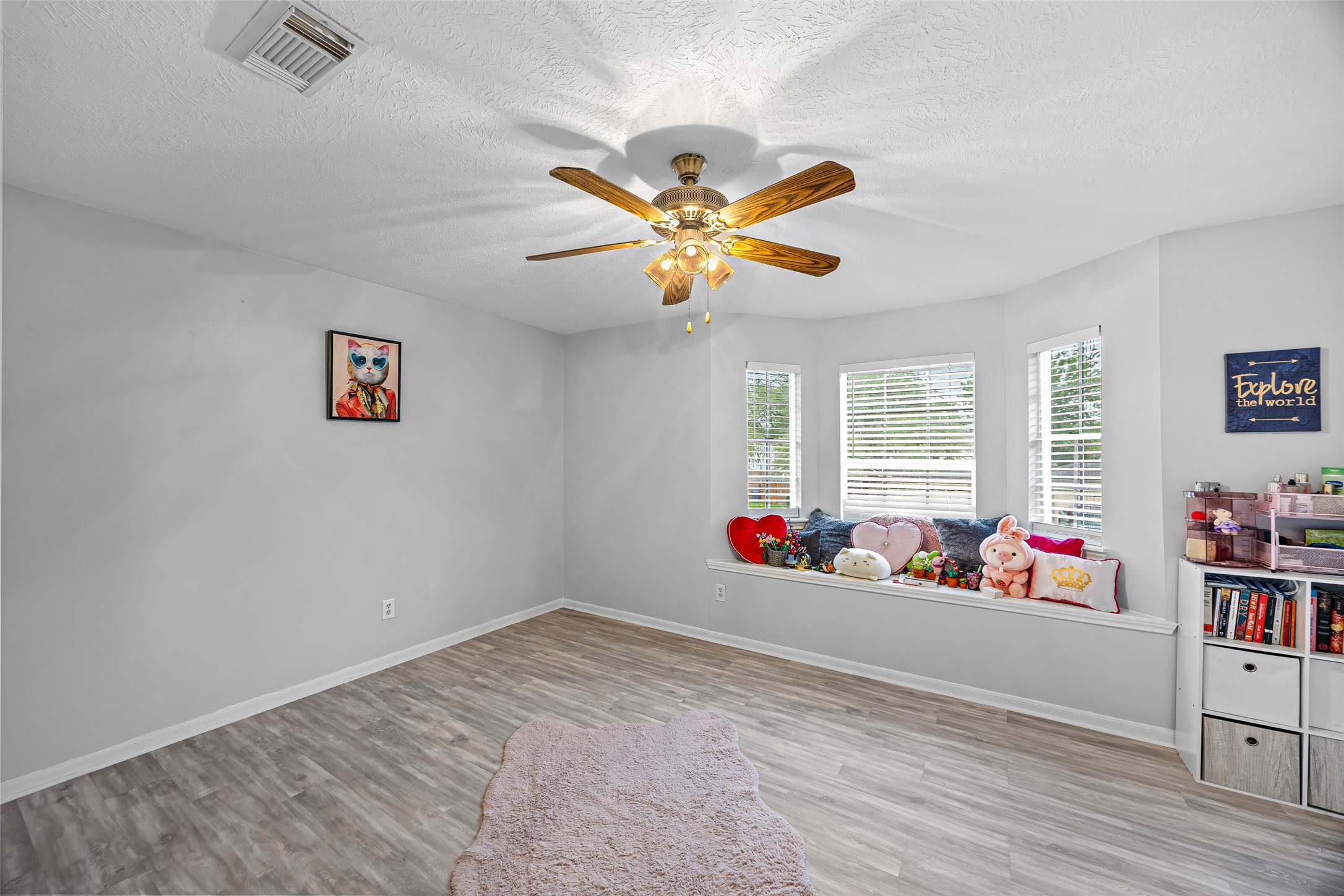 2710 Fox View Circle Spring, TX 77386 - Photo 24 of 29 a living room with furniture and window