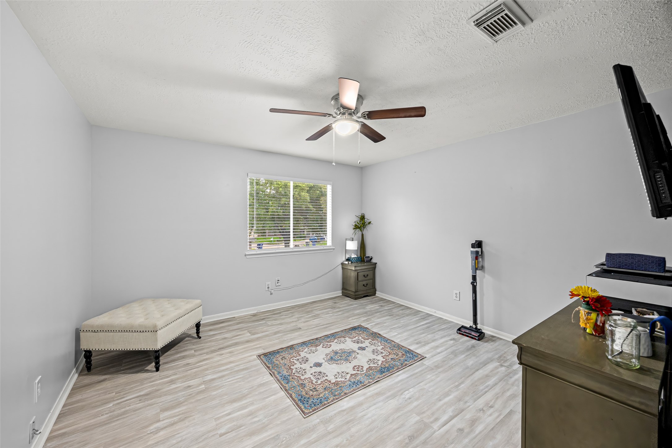 2710 Fox View Circle Spring, TX 77386 - Photo 25 of 29 a living room with furniture and a window