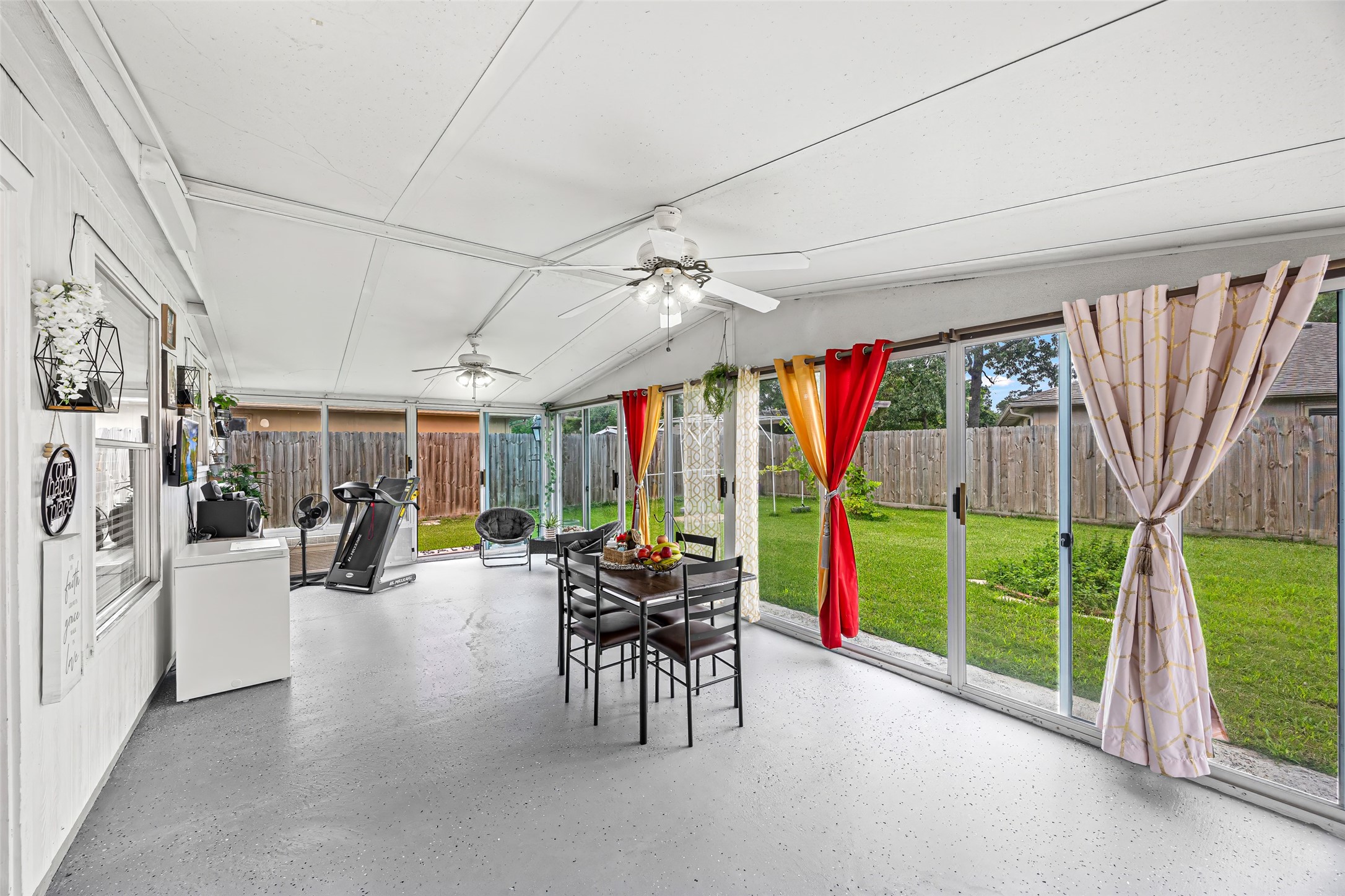2710 Fox View Circle Spring, TX 77386 - Photo 28 of 29 a view of a patio with table and chairs