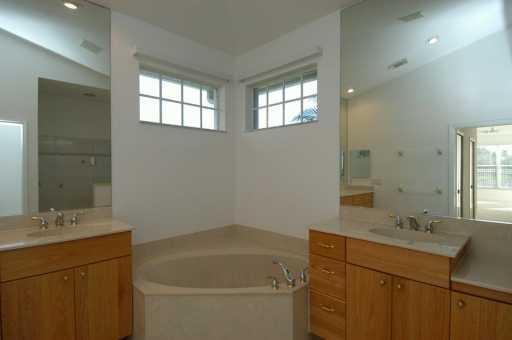 105 Northwest S Shore Road Stuart, FL 34994 - Photo 5 of 8 Gallery Image 5