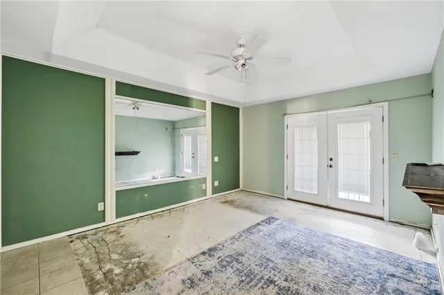 a view of a livingroom with a workspace