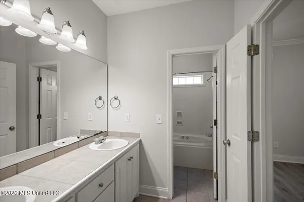 $242,300 | 220 White Oak Place, Pearl, MS 39208