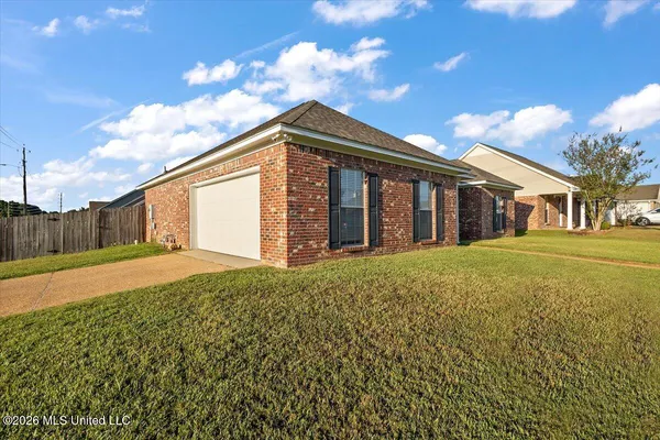 $242,300 | 220 White Oak Place, Pearl, MS 39208