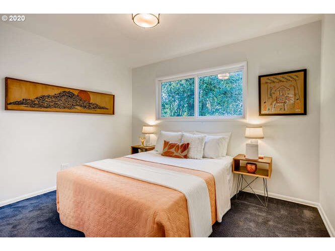 9400 Southwest View Point Terrace Portland, OR 97219 - Photo 12 of 32 Gallery Image 12