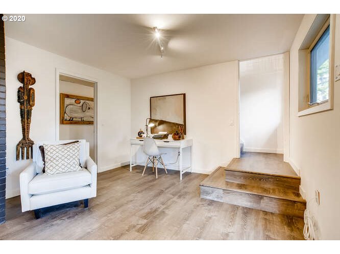 9400 Southwest View Point Terrace Portland, OR 97219 - Photo 19 of 32 Gallery Image 19