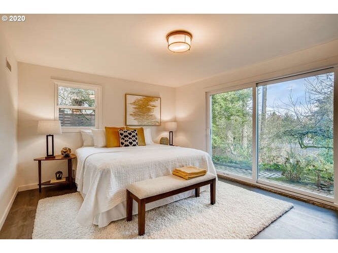 9400 Southwest View Point Terrace Portland, OR 97219 - Photo 21 of 32 Gallery Image 21