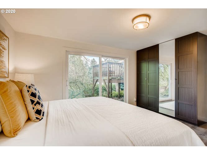 9400 Southwest View Point Terrace Portland, OR 97219 - Photo 22 of 32 Gallery Image 22