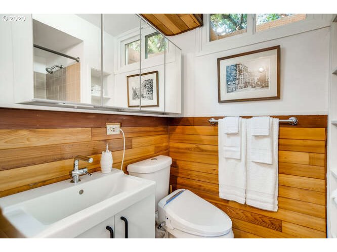 9400 Southwest View Point Terrace Portland, OR 97219 - Photo 23 of 32 Gallery Image 23