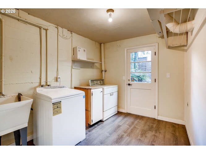 9400 Southwest View Point Terrace Portland, OR 97219 - Photo 25 of 32 Gallery Image 25