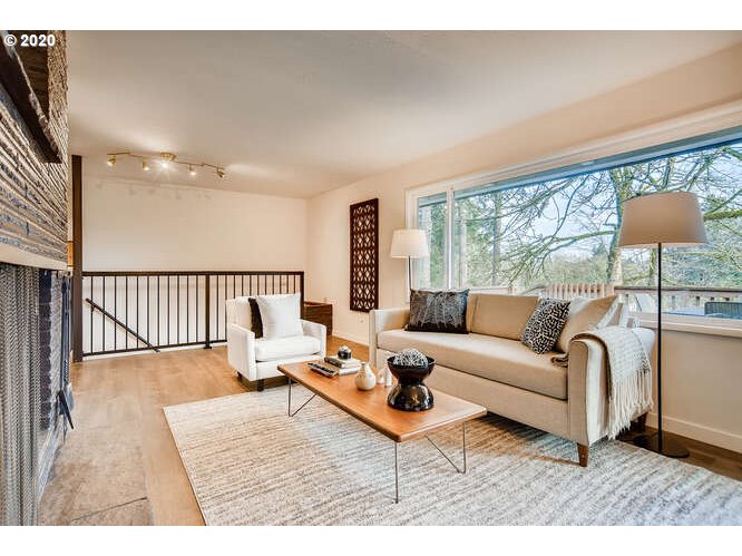 9400 Southwest View Point Terrace Portland, OR 97219 - Photo 10 of 32 Gallery Image 10