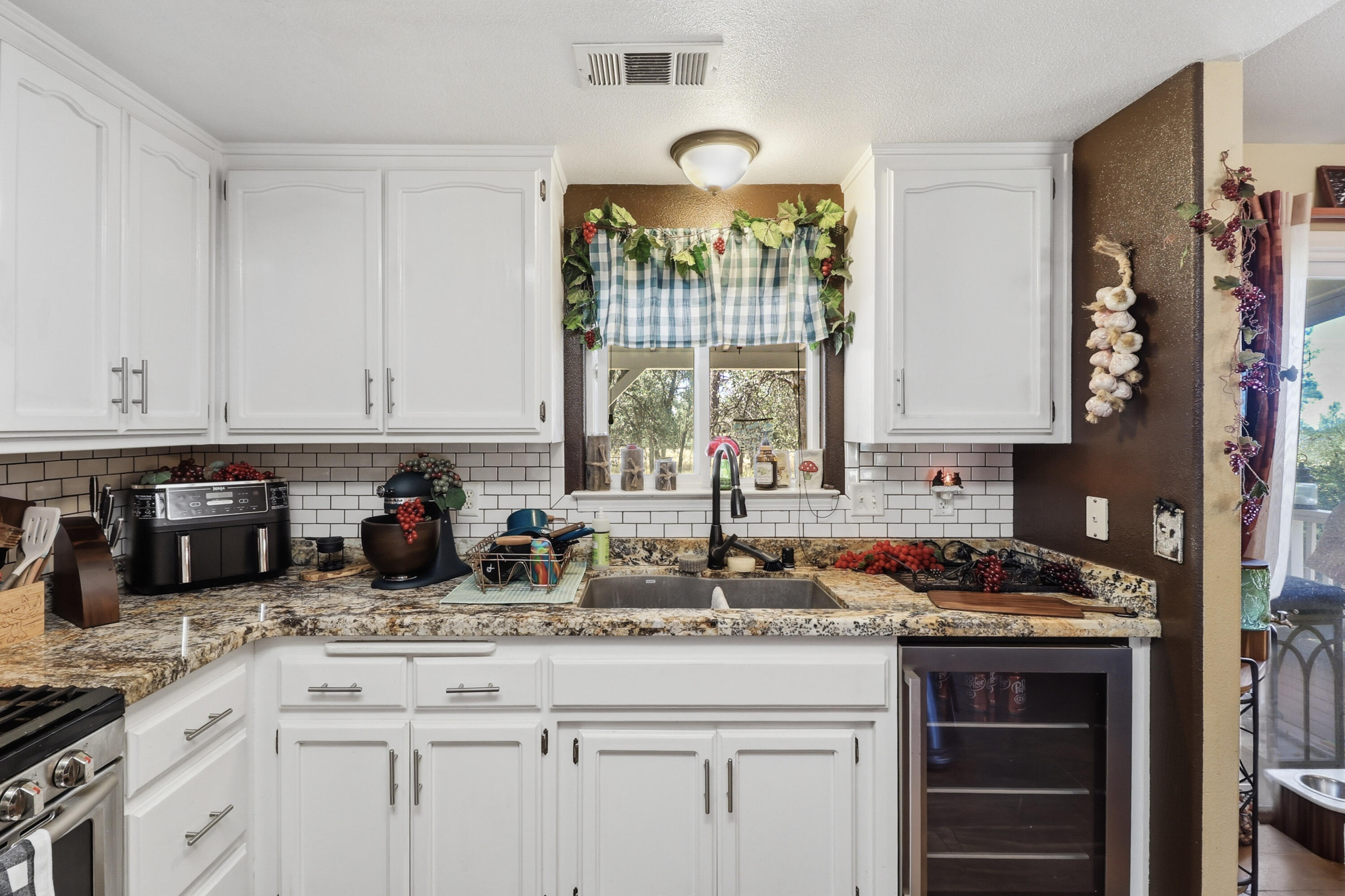5094 Wilson Hill Road Manton, CA 96059 - Photo 10 of 35 KITCHEN