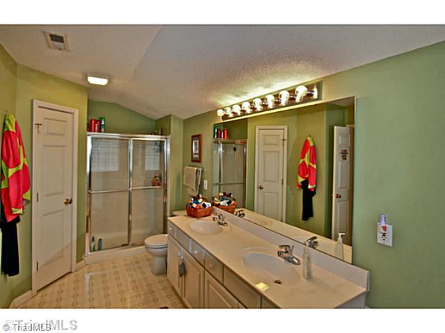 6309 High View Road Greensboro, NC 27410 - Photo 10 of 16 Master Bath/Spa.
