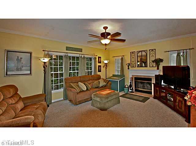 6309 High View Road Greensboro, NC 27410 - Photo 3 of 16 Den/Family/Great Room.