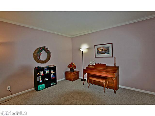 6309 High View Road Greensboro, NC 27410 - Photo 6 of 16 Living Room.