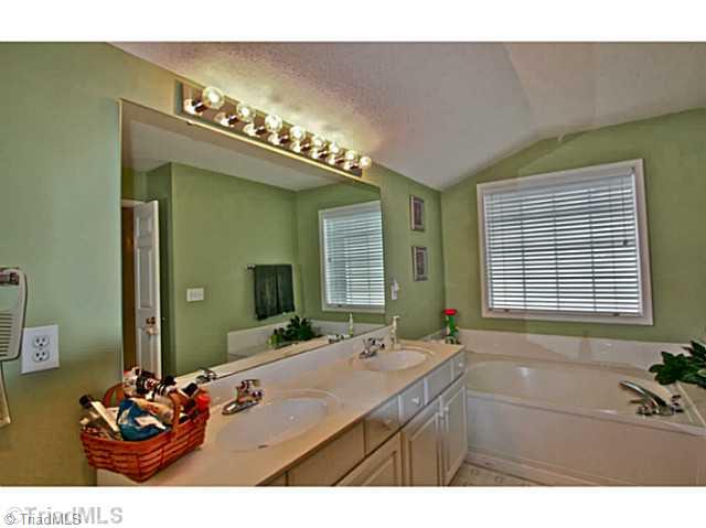 6309 High View Road Greensboro, NC 27410 - Photo 9 of 16 Master Bath/Spa.