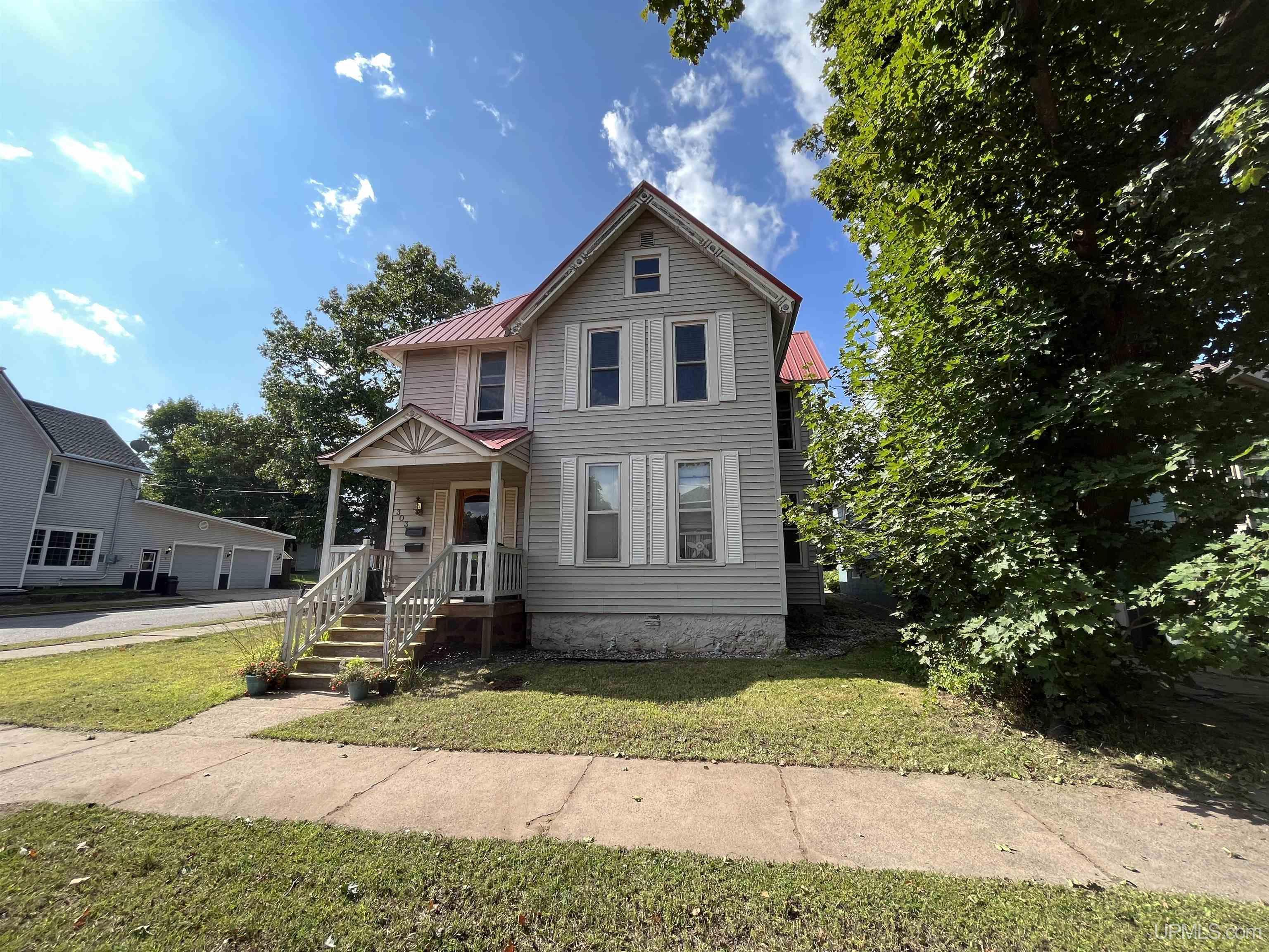 303 North Maple Street Ishpeming, MI 49849 - Photo 2 of 29 Gallery Image 2