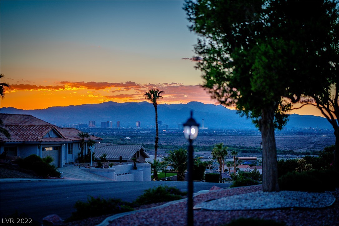 1051 Calico Ridge Drive Henderson, NV 89011 - Photo 38 of 42 Gallery Image 38