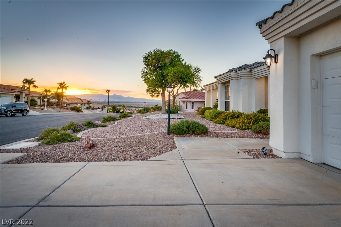 1051 Calico Ridge Drive Henderson, NV 89011 - Photo 5 of 42 Gallery Image 5