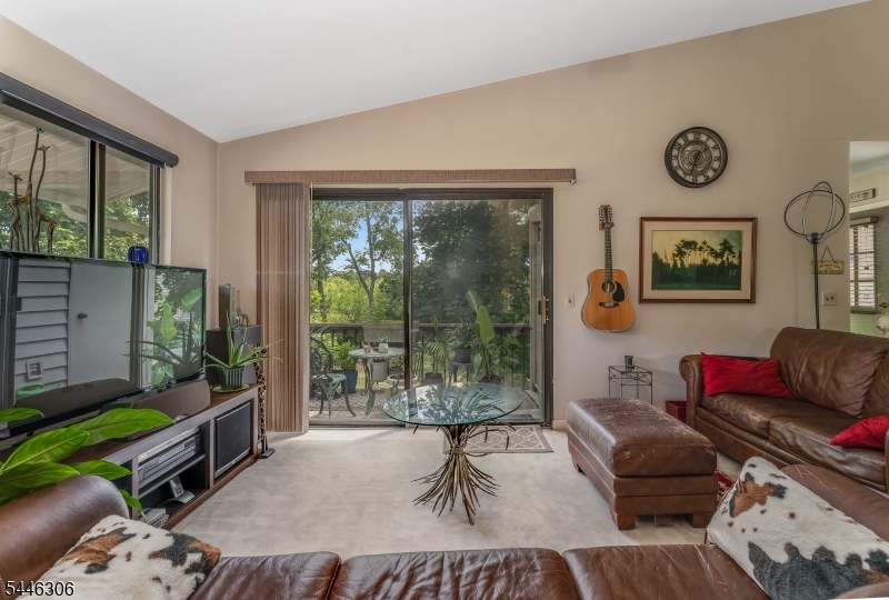 35 North Slope Clinton, NJ 08809 - Photo 11 of 43