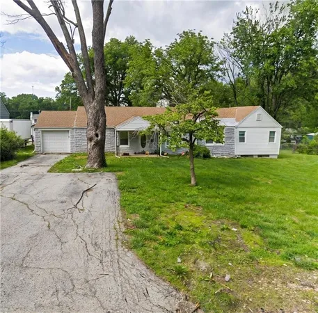 $364,250 | 9622 East Linwood Boulevard, Independence, MO 64052