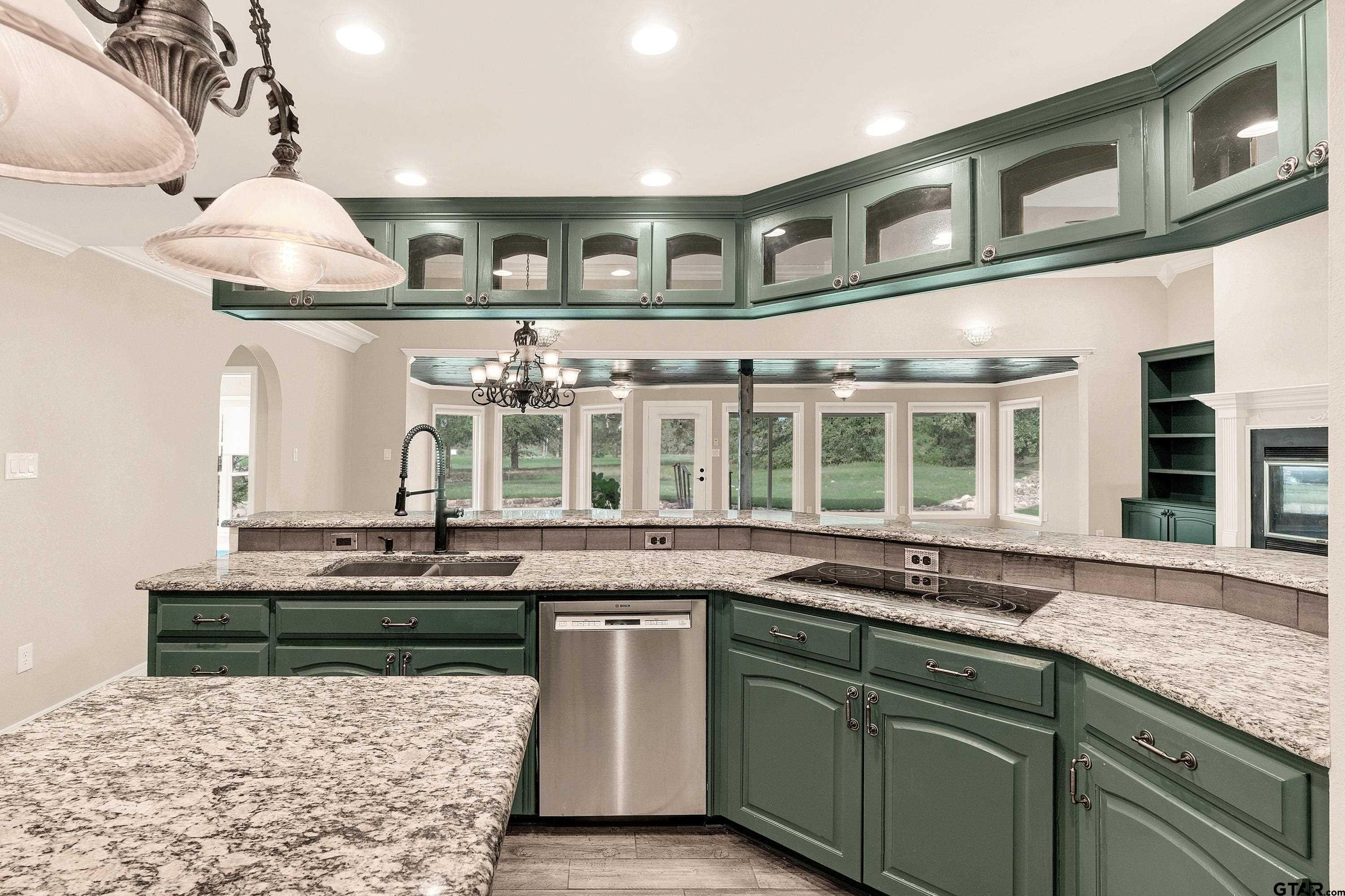 473 Cupit Street Longview, TX 75604 - Photo 9 of 48