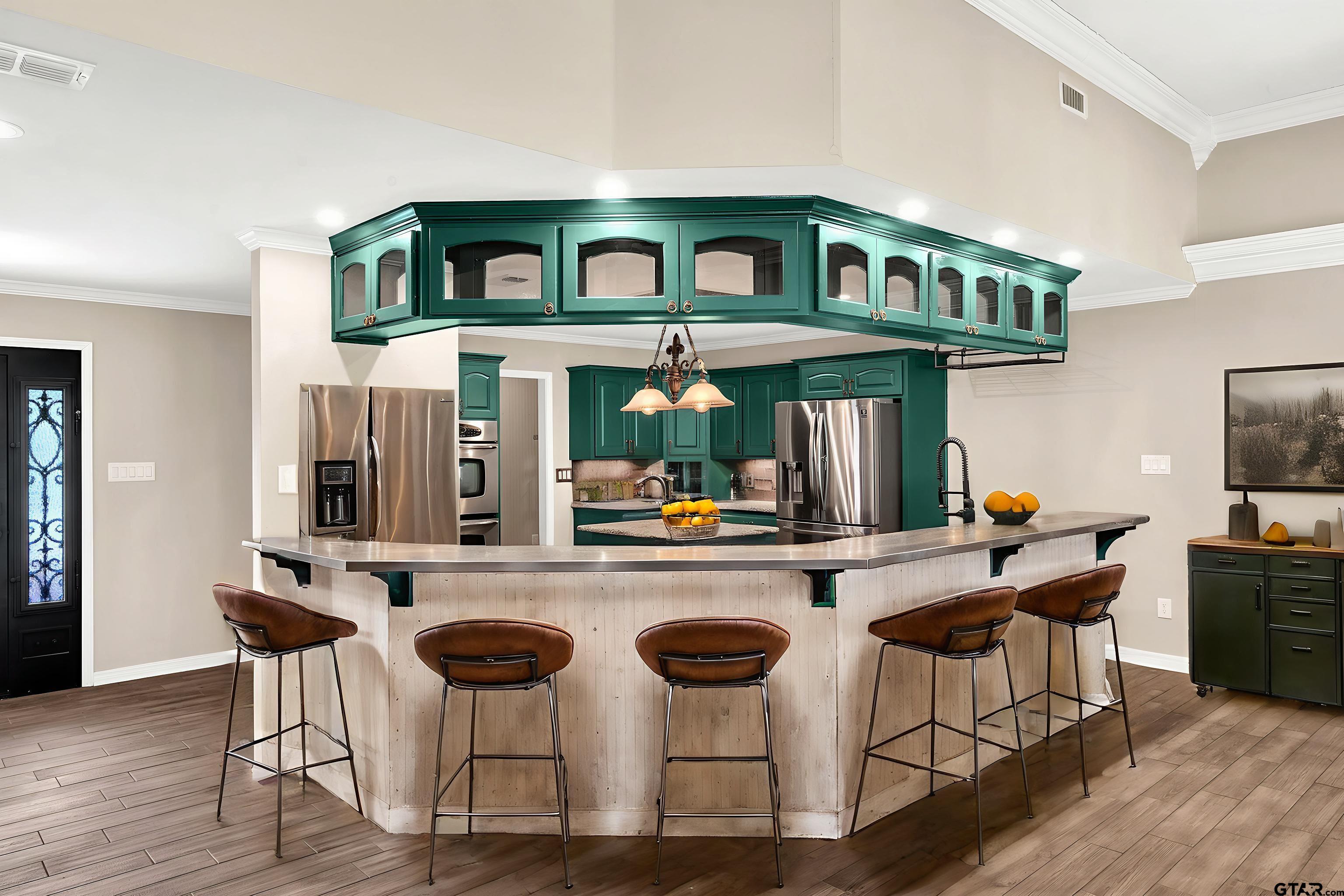 473 Cupit Street Longview, TX 75604 - Photo 10 of 48 virtually staged kitchen bar area
