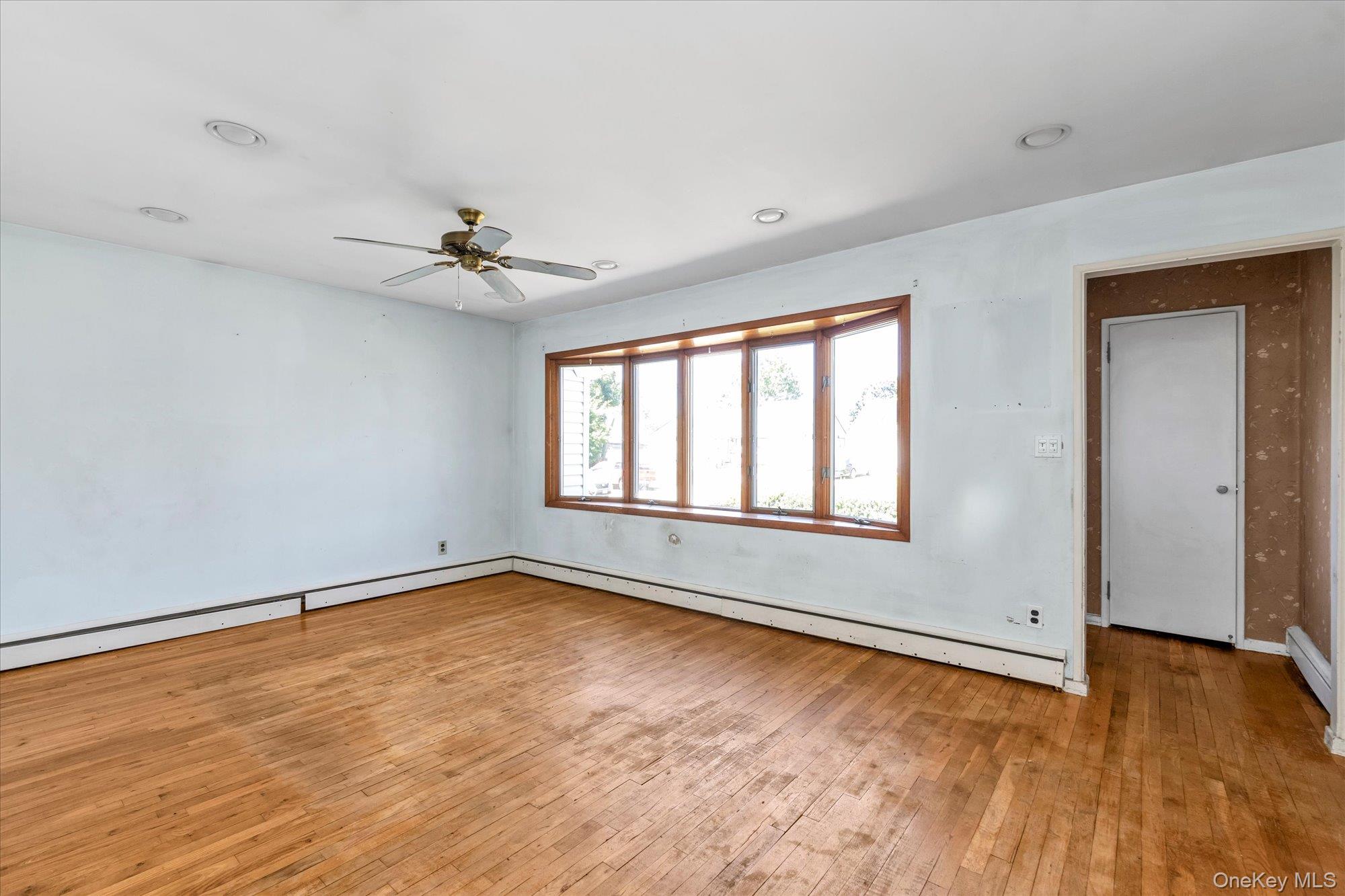 3636 Farm Ranch Road South Bethpage, NY 11714 - Photo 3 of 28 Gallery Image 3