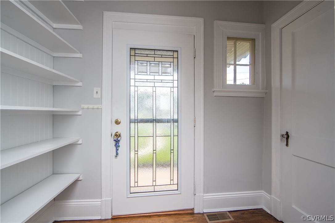 2016 Newman Road Richmond, VA 23231 - Photo 6 of 41 Gallery Image 6