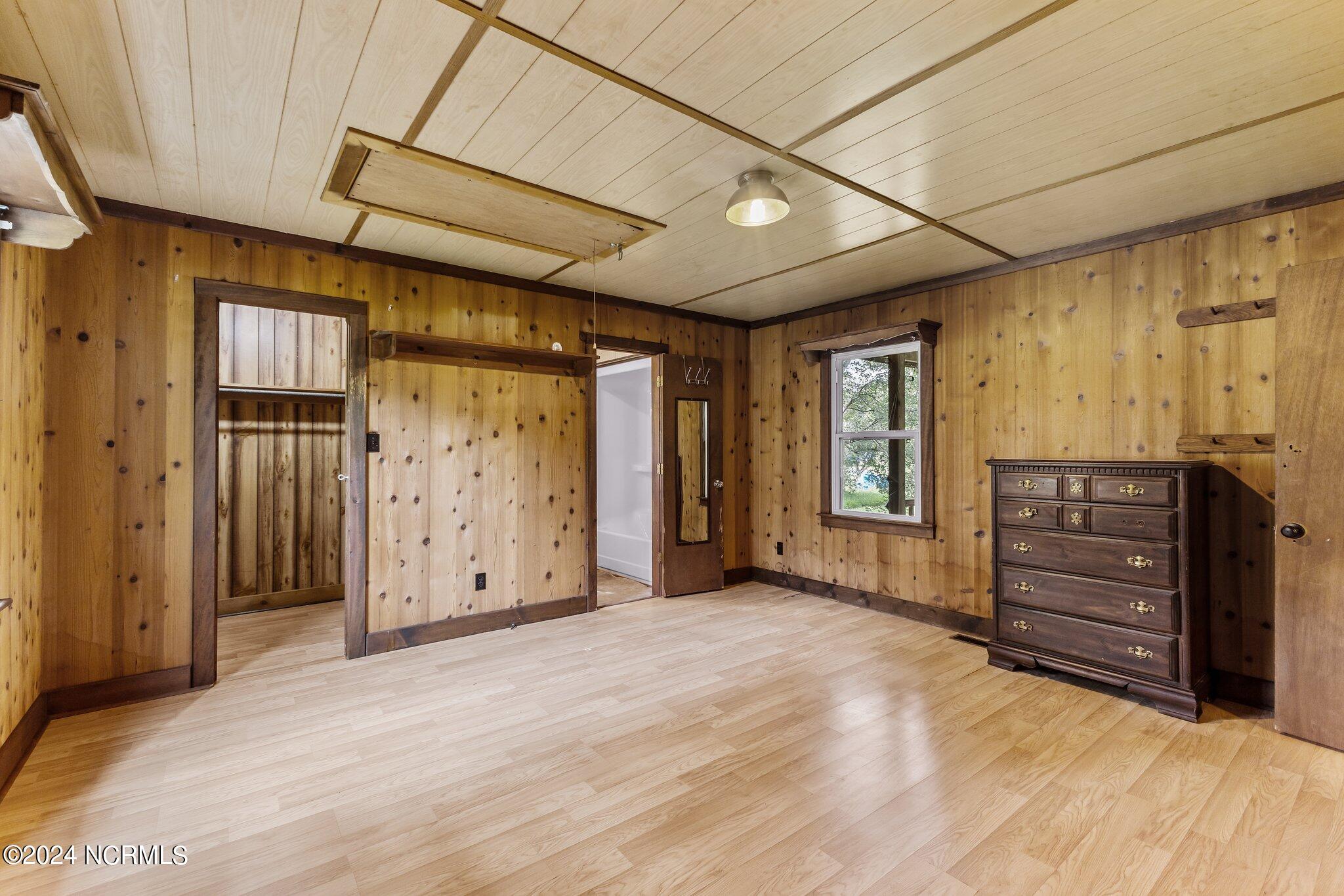 157 Airbase Road Atlantic, NC 28511 - Photo 22 of 49 Main Bedroom with Full Bath and Walk-in Closet