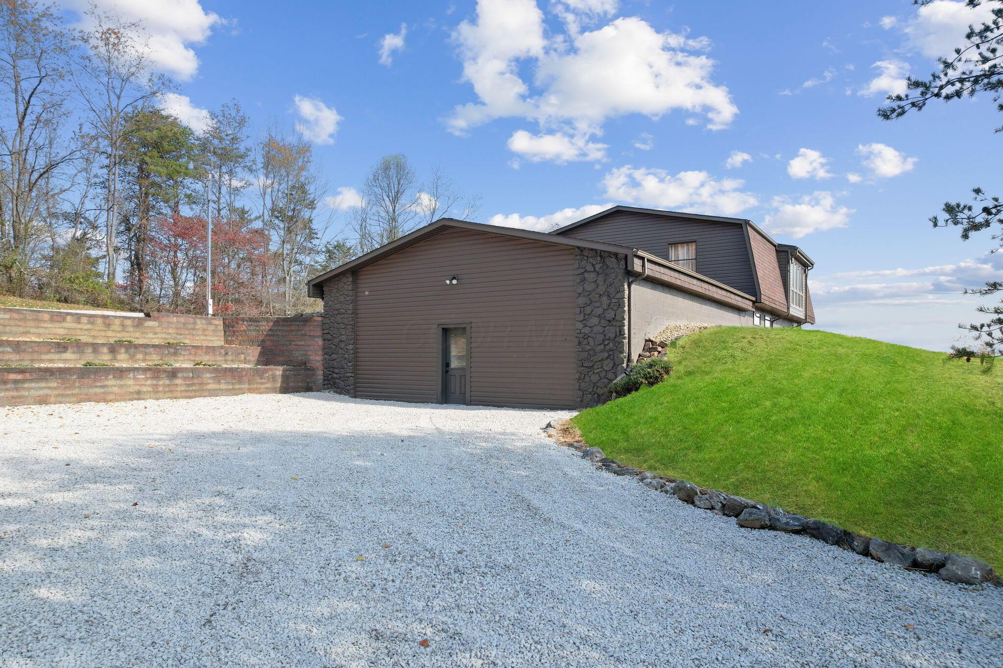 1166 Blue Valley Road Southeast Lancaster, OH 43130 - Photo 64 of 88 Exterior