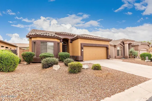 $2,750 | 7037 East Regina Street, Mesa, AZ 85207