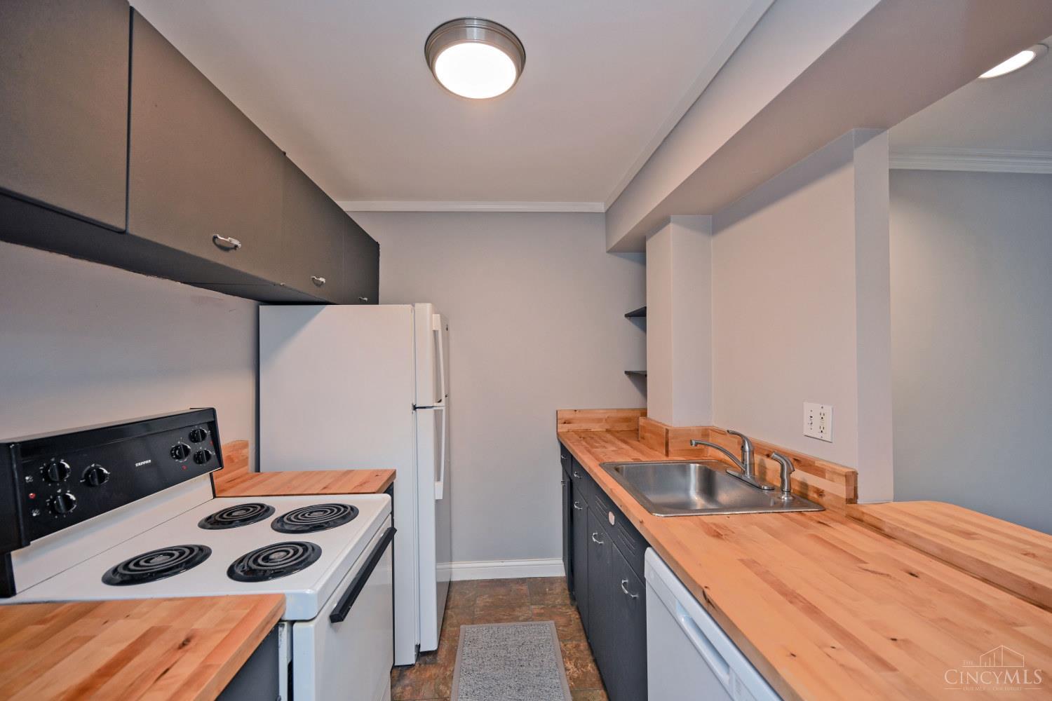 1815 William Howard Taft Road, Unit 202 Cincinnati, OH 45206 - Photo 10 of 18