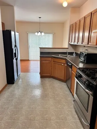 $2,800 | 623 Waterview Court, Naperville, IL 60563