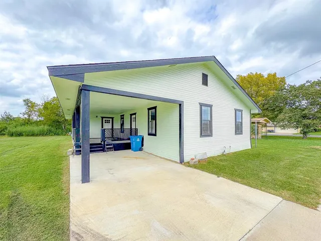 $230,000 | 1112 East 13th Avenue, Corsicana, TX 75110