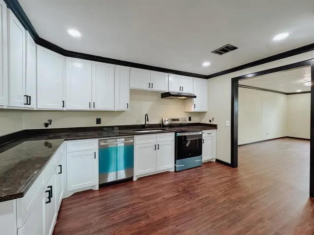 $230,000 | 1112 East 13th Avenue, Corsicana, TX 75110