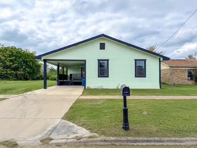 $230,000 | 1112 East 13th Avenue, Corsicana, TX 75110
