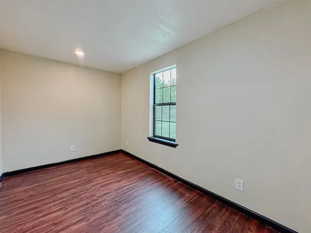 $230,000 | 1112 East 13th Avenue, Corsicana, TX 75110