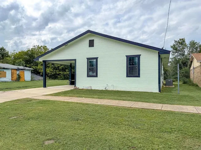$230,000 | 1112 East 13th Avenue, Corsicana, TX 75110