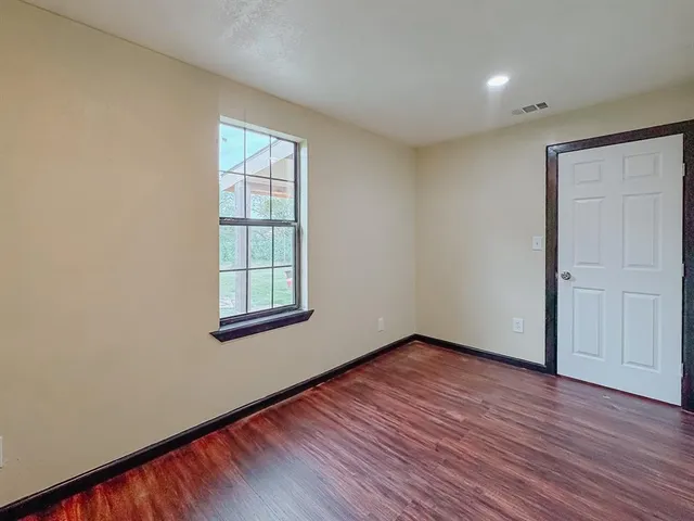 $230,000 | 1112 East 13th Avenue, Corsicana, TX 75110